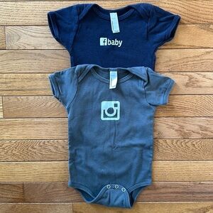 💙🩶 AMERICAN APPAREL Onesies Facebook & Instagram logo 6-12 months baby bundle